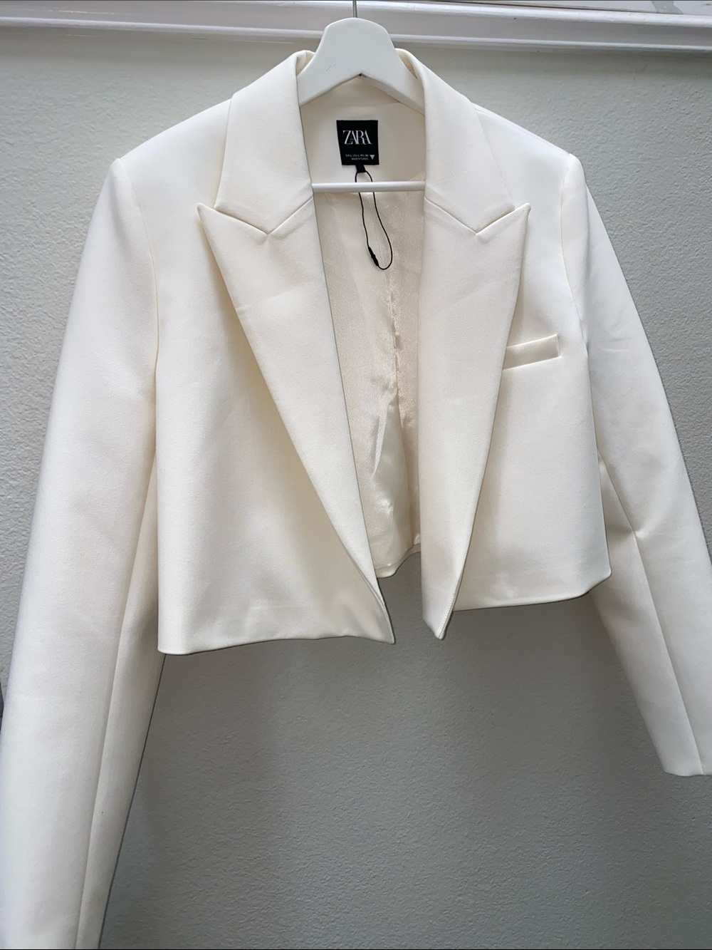 Zara Cream Cropped Blazer with Notch Lapels